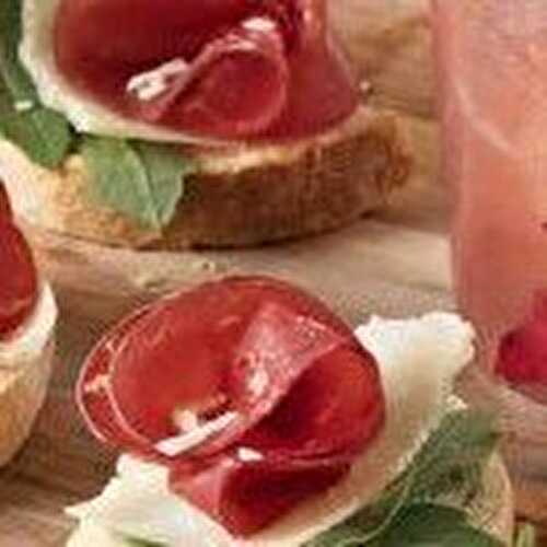 Spritzer pamplemousse et tartines de bresaola au grana padano