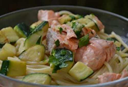 Spaghetti sauce courgettes saumon - cuisine lifestyle par @miss_tchiiif