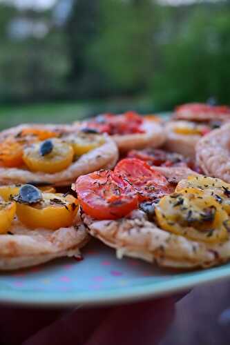 Tartelettes feuilletées à la tomate - cuisine lifestyle par @miss_tchiiif