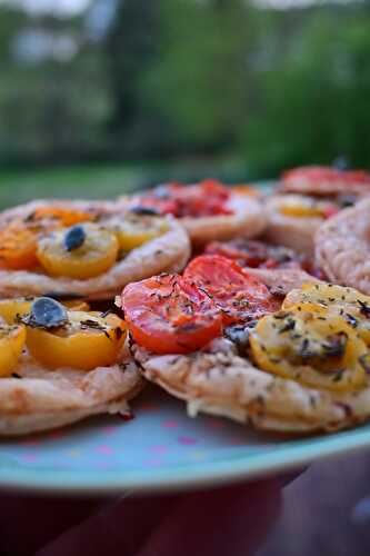 Tartelettes feuilletées à la tomate