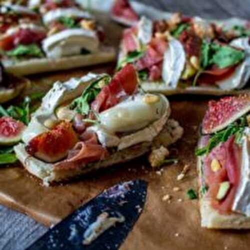 Bruschettas aux figues-chèvre-roquette et jambon de parme