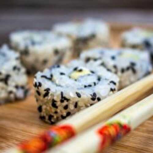 CALIFORNIA ROLLS AVOCAT CREAM CHEESE