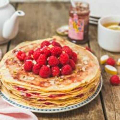 GÂTEAU DE CRÊPES FRAMBOISES ET CALISSON