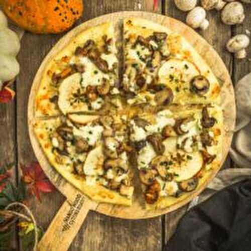 Pizza aux champignons gorgonzola et pommes