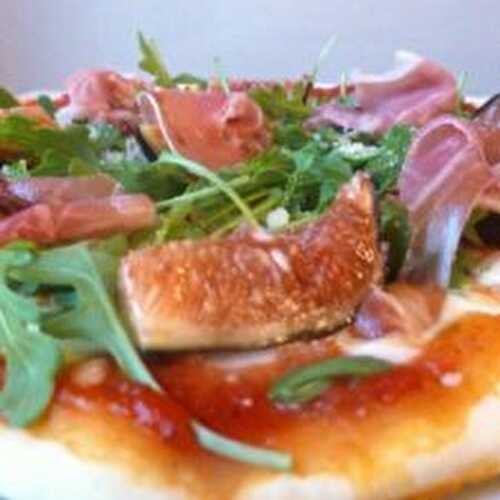 ᑕ❶ᑐ PIZZA ROQUETTE-PARME-MOZZARELLA-FIGUES • Les infos du mouton