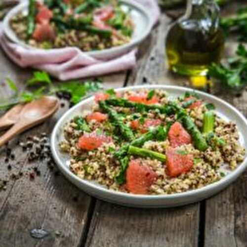 SALADE DE QUINOA ASPERGES VERTES ET PAMPLEMOUSSE