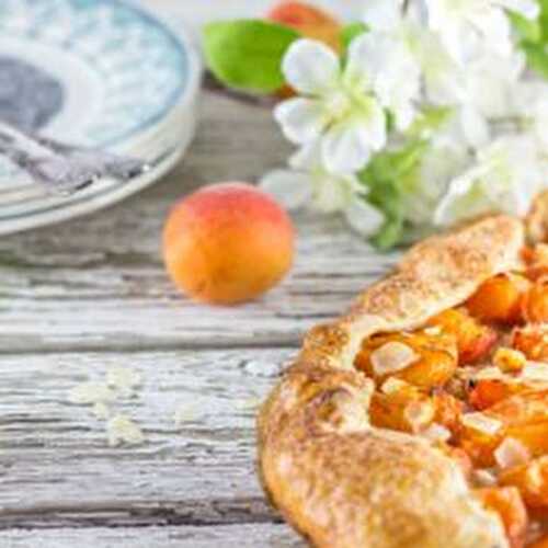 TARTE RUSTIQUE ABRICOTS ET AMANDES