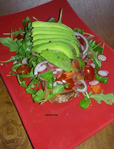 Salade sur tartine