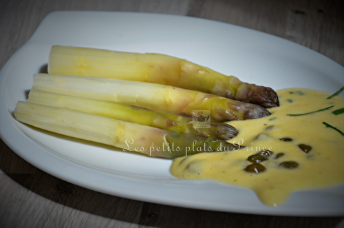 Asperges violettes en sauce mousseline