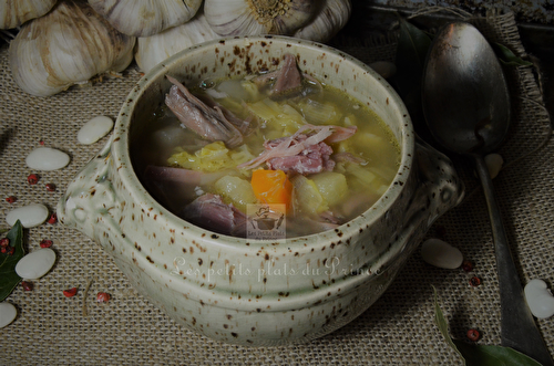 Bouillon comme une garbure du Sud-Ouest