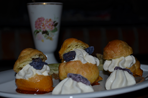 Choux chantilly à la violette de Toulouse et infusion au tilleul maison