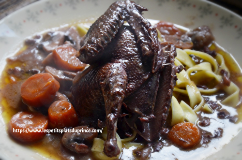 Cocotte de pigeons sauce au vin