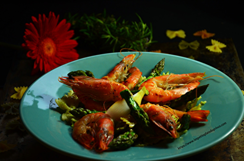 Farfalles aux asperges vertes et crevettes roses