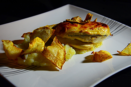 Filet de poulet rôti, purée et chips de céleri rave