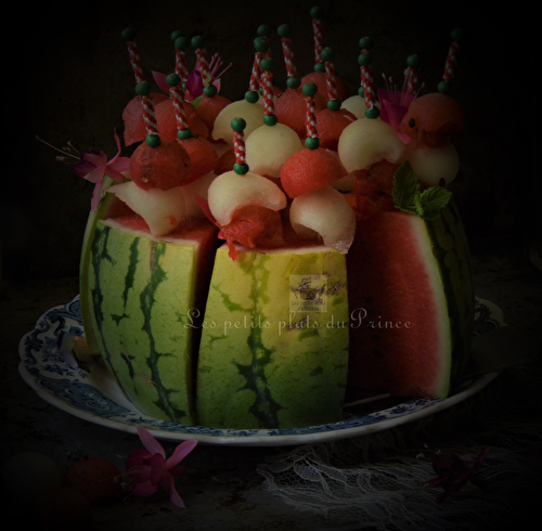 Gâteau rouge et blanc pastèque et melon