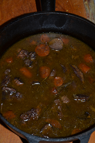 JOUE DE BOEUF CONFITE AU VIN ROUGE