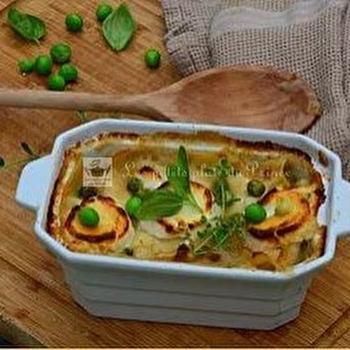 Lasagnes au poulet, petits légumes et fromage de chèvre frais