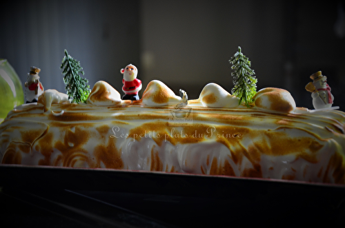 Omelette norvégienne comme une bûche de Noël