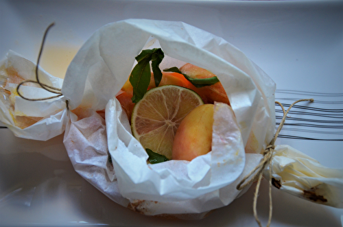 Papillote de pêche au miel et citron vert