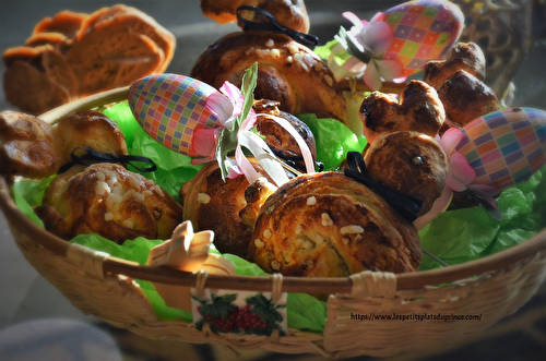 Petits lapins de Pâques en brioche