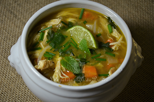 Pho Ga Vietnamien : le bouillon au poulet