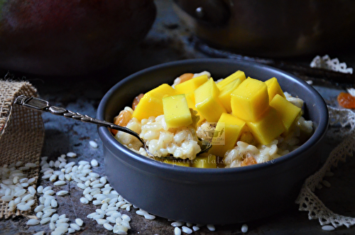 Risotto sucré au lait de coco et mangue