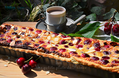 Tarte amandine aux cerises du jardin