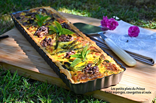 Tarte aux courgettes, asperges vertes et noix