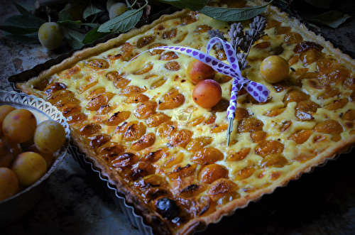 Tarte aux mirabelles et lavande du jardin