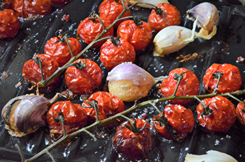 Tomates cerises confites au four