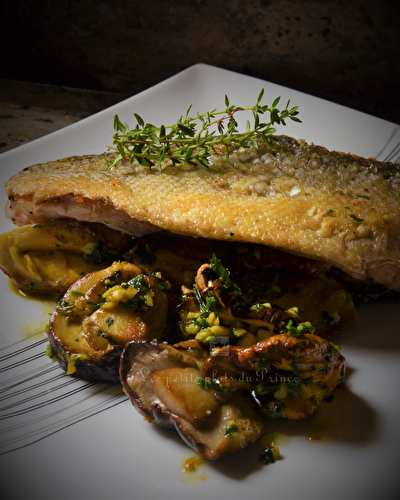 Filet de bar sauvage sur poêlée de cèpes et oronges