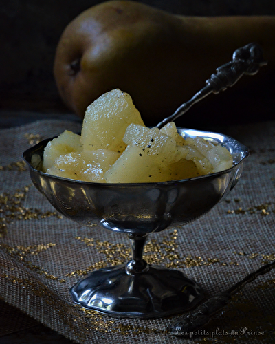 Compotée de poires au miel et à la vanille