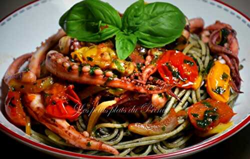 Spaghettis à l'encre de seiche et encornets