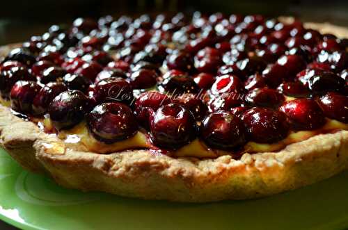 Tarte sablée noisettes et cerises noires