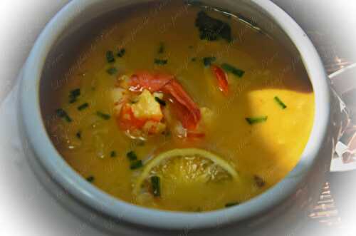 Bouillon Thaï aux crevettes, coco et curry