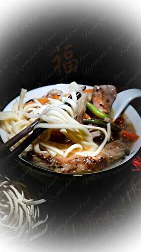 Noodle soup with pork (soupe de nouilles au porc)