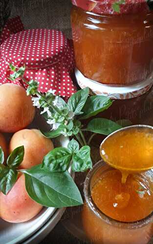 Confiture d'abricots et basilic