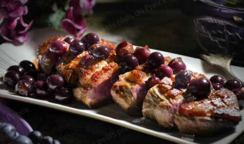 Magret de canard poêlé, au raisin noir