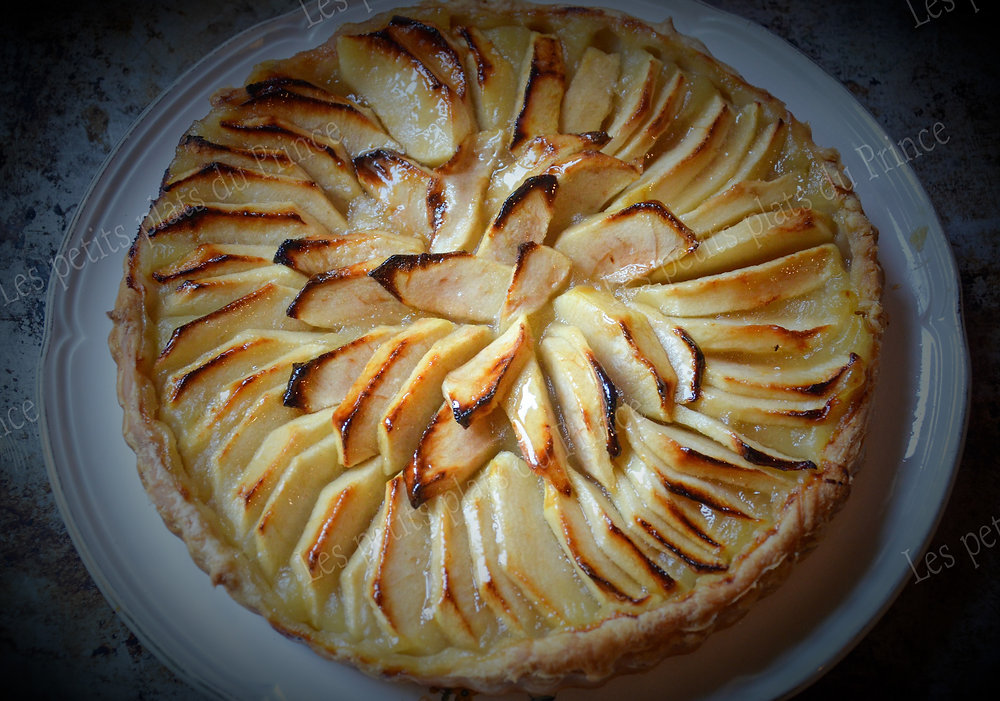 Tarte aux pommes sur compote, la recette de Grand-mère