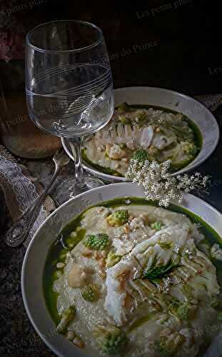 Dos de cabillaud, purée aux 2 choux, huile verte au sureau