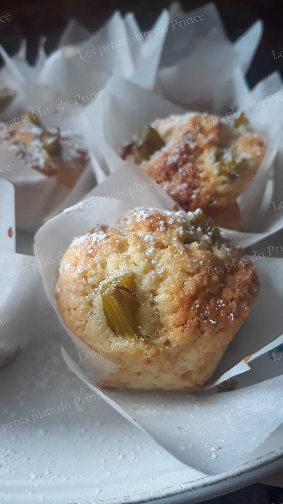 Muffins à la rhubarbe du jardin