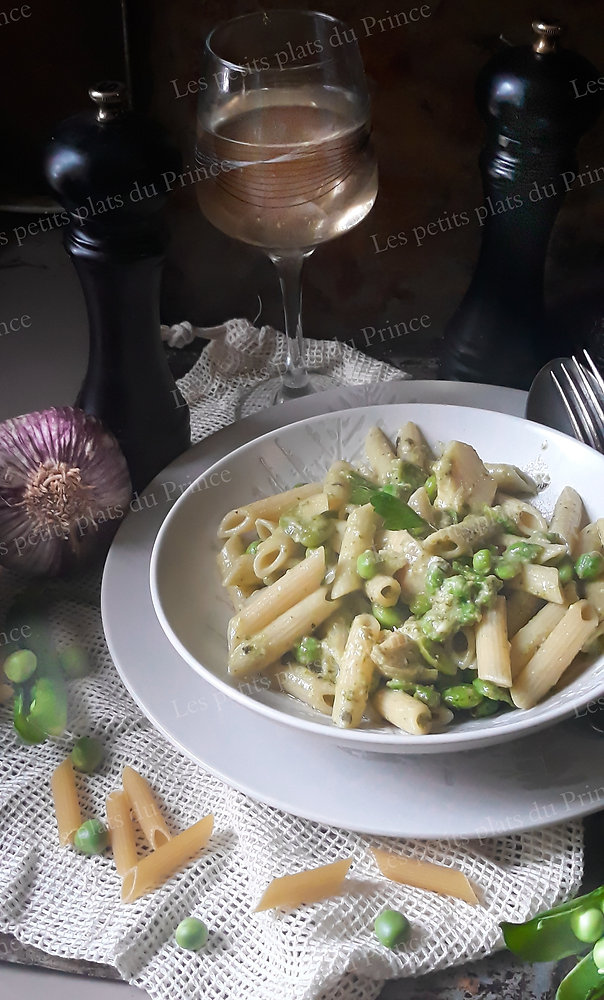 Penne alla primavera, sauce crémeuse avocat et fanes de radis