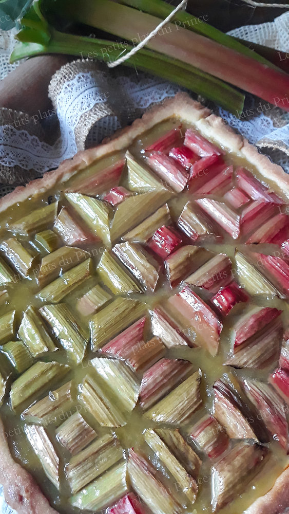 Tarte géométrique à la rhubarbe