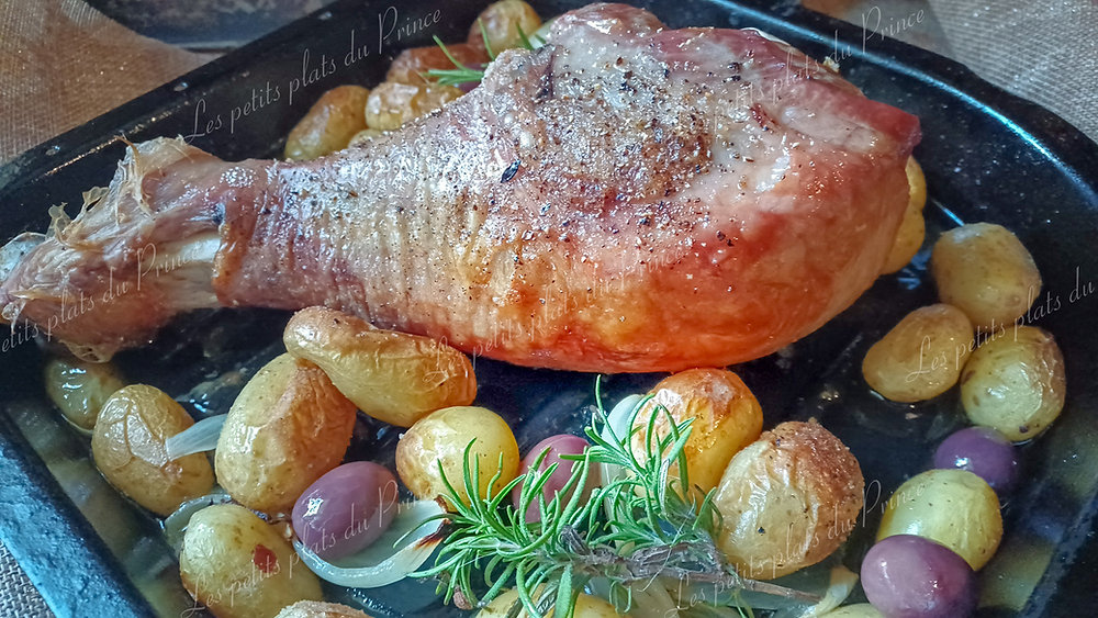 Cuisse de dinde et pommes de terre grenaille au four