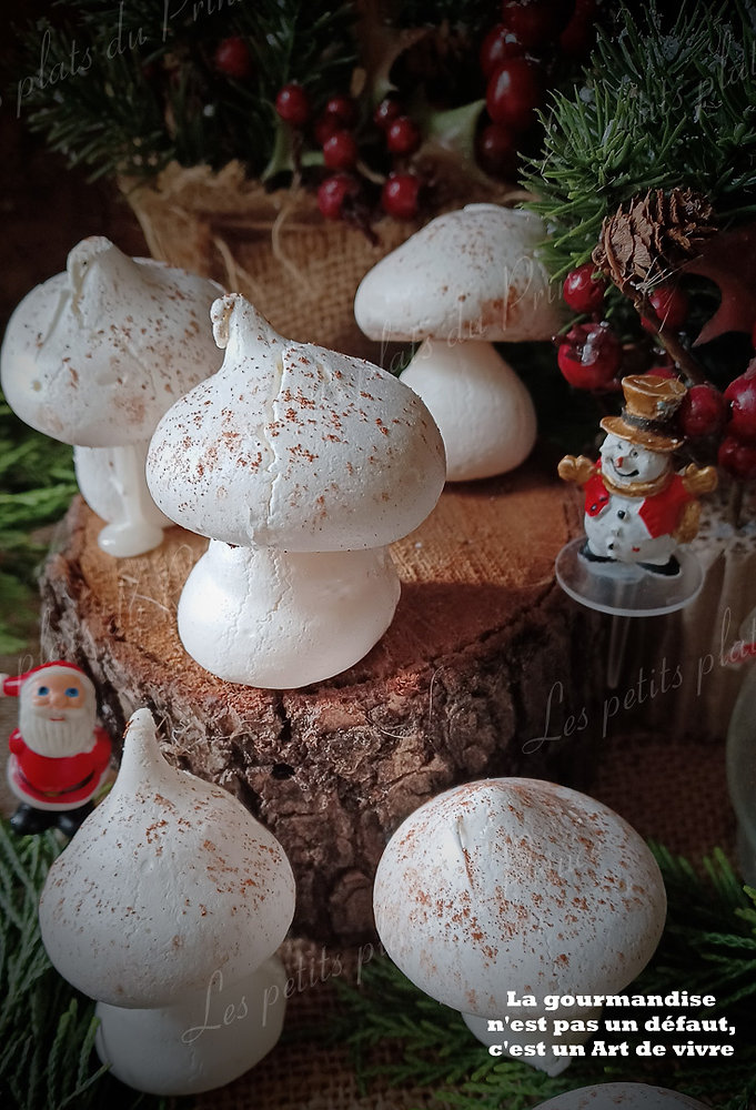 Champignons en meringue : une décoration originale et craquante pour vos pâtisseries