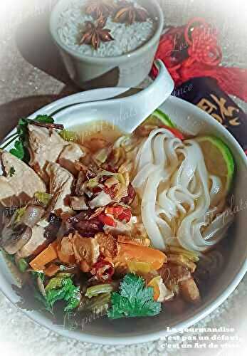 Gingery-chicken-noodle-soup-garlic (soupe au poulet et aux nouilles à l'ail et gingembre)