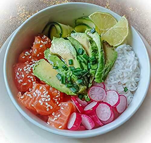 Avocado Salmon poke bowl