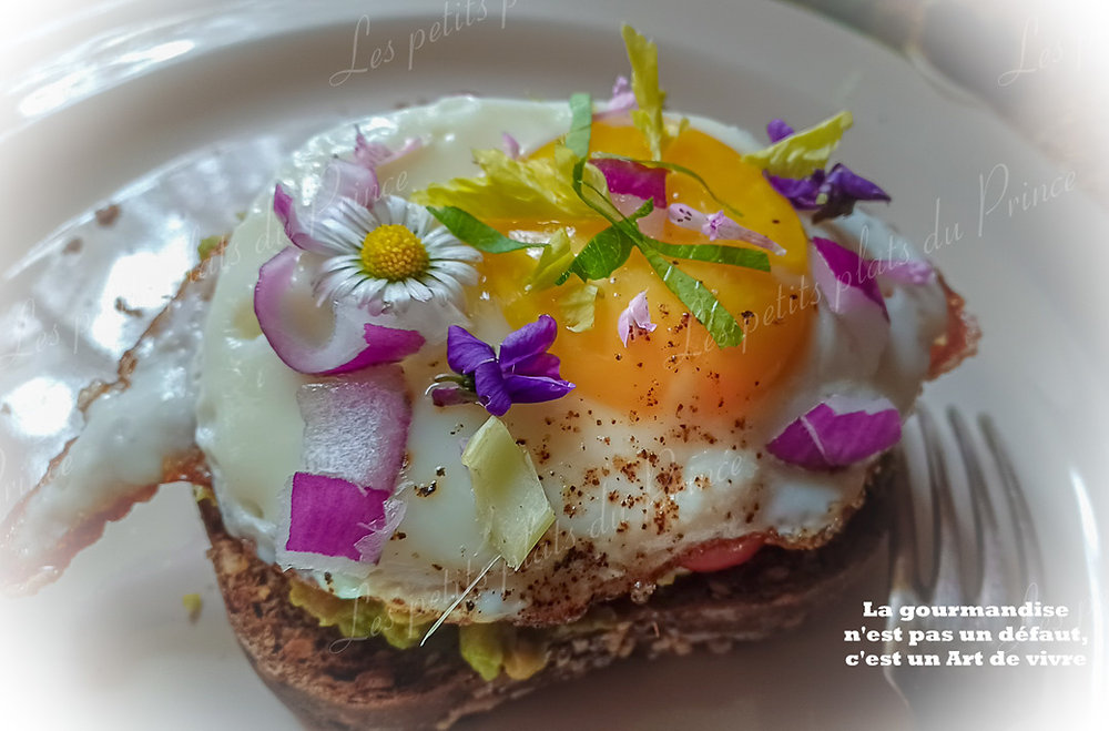 Avocado toast printanier au pain complet