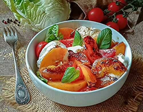 Salade estivale aux abricots rôtis et mozzarella