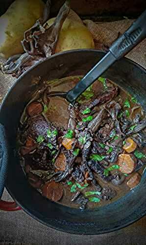 Joues de bœuf aux trompettes de la mort